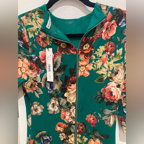 Alice + Olivia Delora Mockneck Floral Bodycon Midi Dress in size 4 NWT $350 - Picture 3 of 9